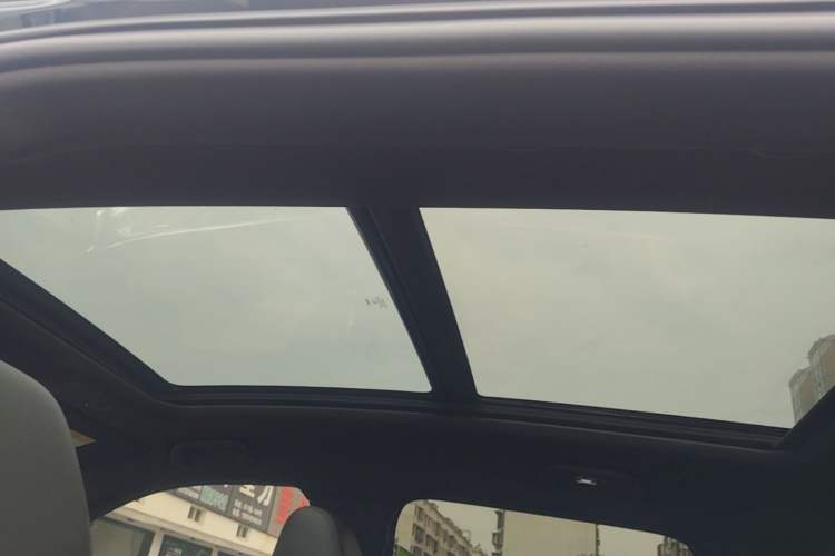 Used Wey Mocha 2021 2.0T Two-Wheel-Drive Premium Edition Headliner