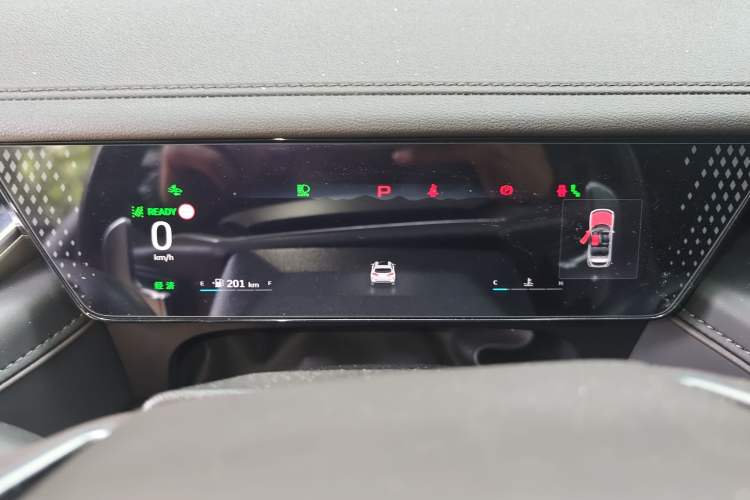 Used Wey Mocha 2021 2.0T Two-Wheel-Drive Premium Edition Instrument Cluster