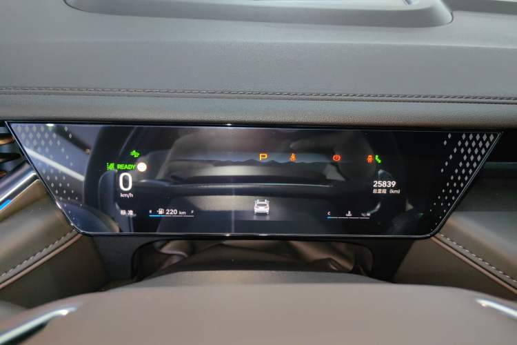 Used Wey Mocha 2021 2.0T Two-Wheel-Drive Premium Edition Instrument Cluster