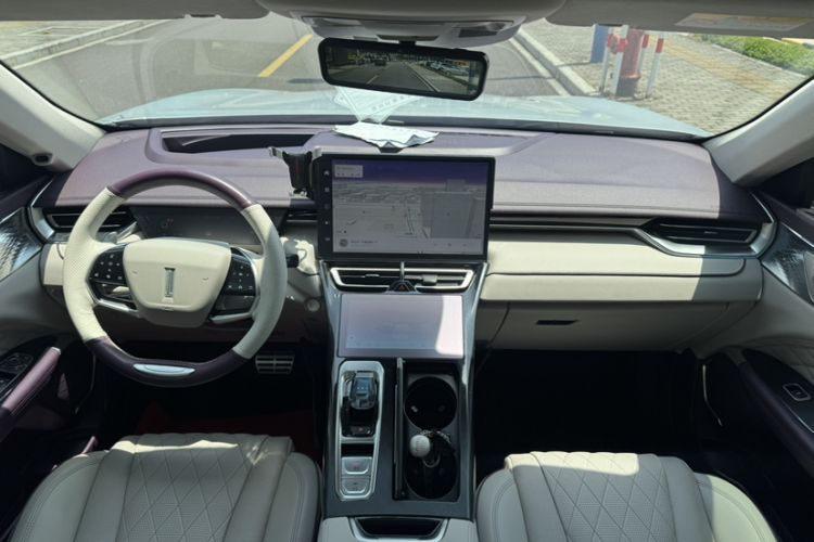 Used Wey Mocha 2021 2.0T Four-Wheel Drive Premium Edition Interior 1