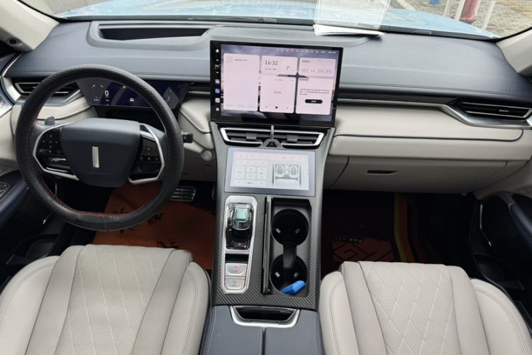Used Wey Mocha 2021 2.0T Four-Wheel Drive Premium Edition Interior 1