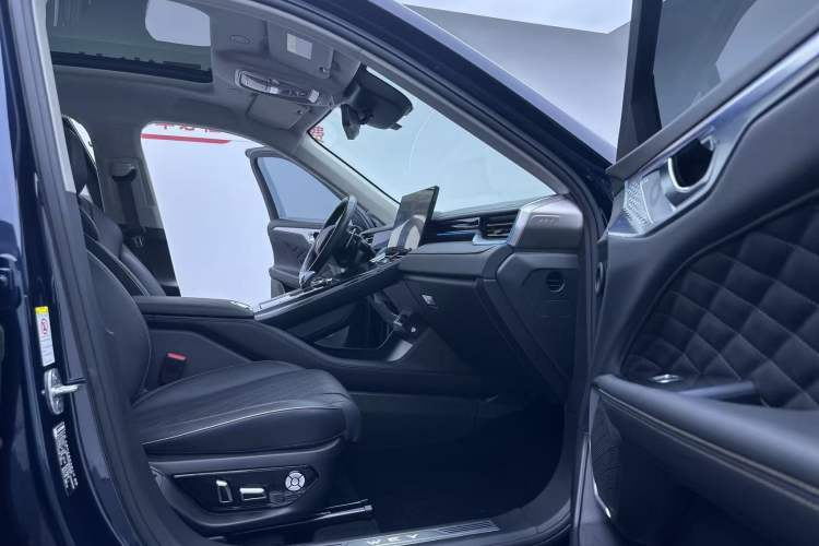 Used Wey Mocha 2021 2.0T Two-Wheel-Drive Premium Edition Interior 11
