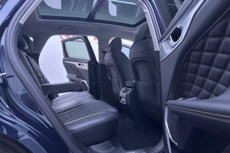 Used Wey Mocha 2021 2.0T Two-Wheel-Drive Premium Edition Interior 12