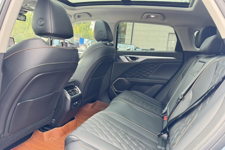Used Wey Mocha 2021 2.0T Two-Wheel-Drive Ultra-Strong Version Interior 2