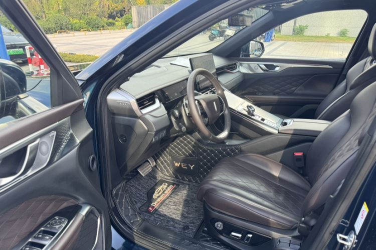 Used Wey Mocha 2021 2.0T Four-Wheel Drive Premium Edition Interior 2