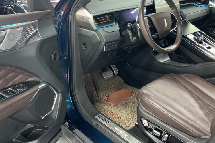 Used Wey Mocha 2021 2.0T Four-Wheel Drive Premium Edition Interior 2