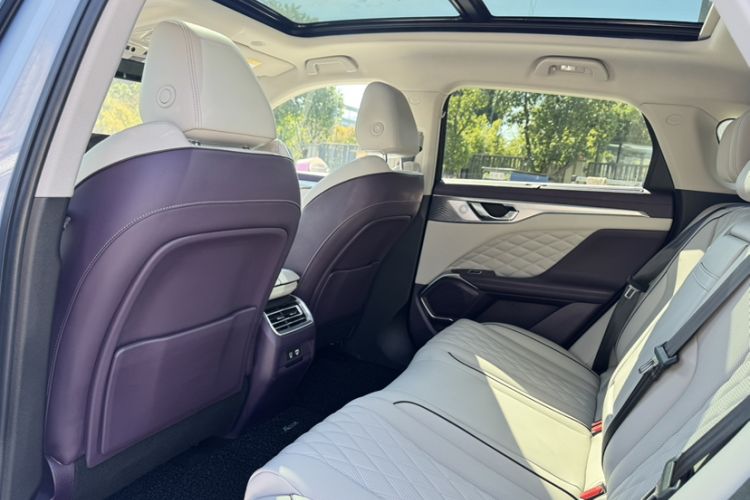 Used Wey Mocha 2021 2.0T Four-Wheel Drive Premium Edition Interior 3