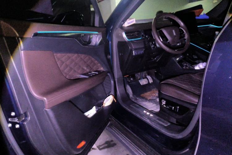 Used Wey Mocha 2021 2.0T Two-Wheel-Drive Premium Edition Interior 3