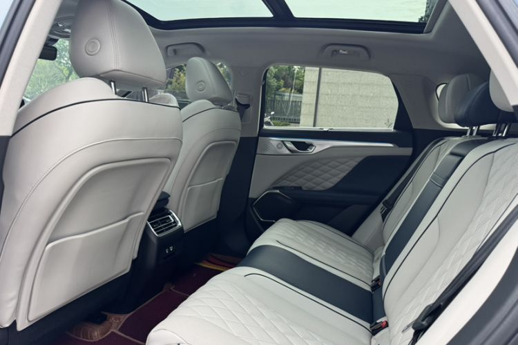 Used Wey Mocha 2021 2.0T Four-Wheel Drive Premium Edition Interior 3