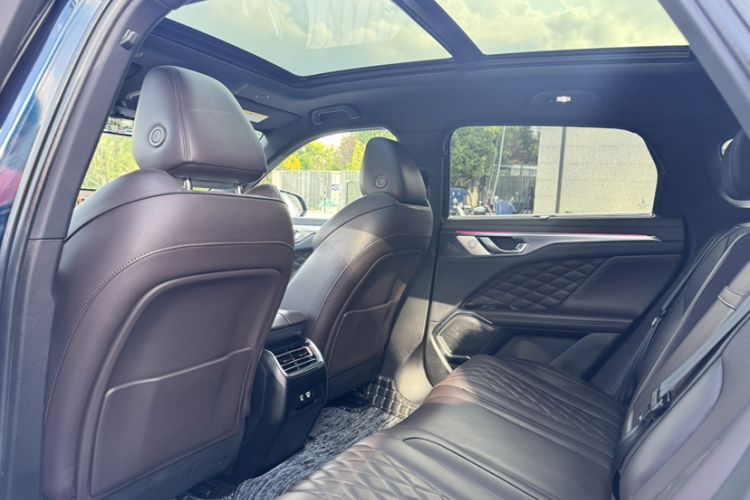 Used Wey Mocha 2021 2.0T Four-Wheel Drive Premium Edition Interior 3