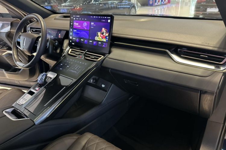 Used Wey Mocha 2021 2.0T Two-Wheel-Drive Premium Edition Interior 3