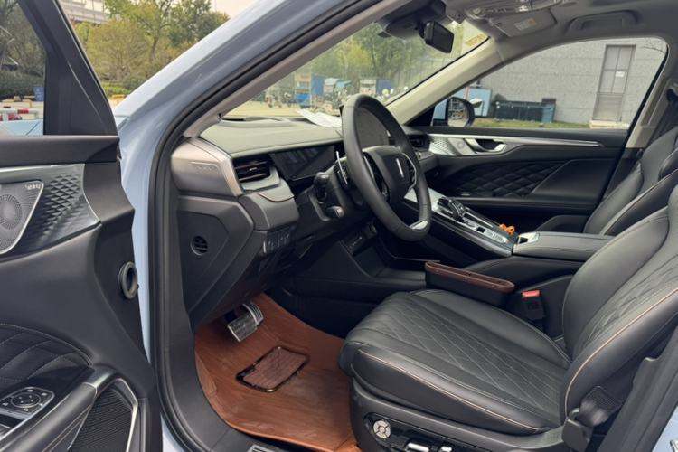 Used Wey Mocha 2021 2.0T Two-Wheel-Drive Ultra-Strong Version Interior 4