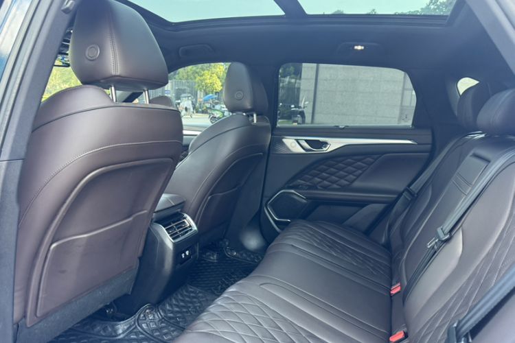 Used Wey Mocha 2021 2.0T Four-Wheel Drive Premium Edition Interior 4