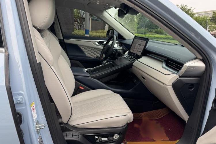 Used Wey Mocha 2021 2.0T Four-Wheel Drive Premium Edition Interior 4