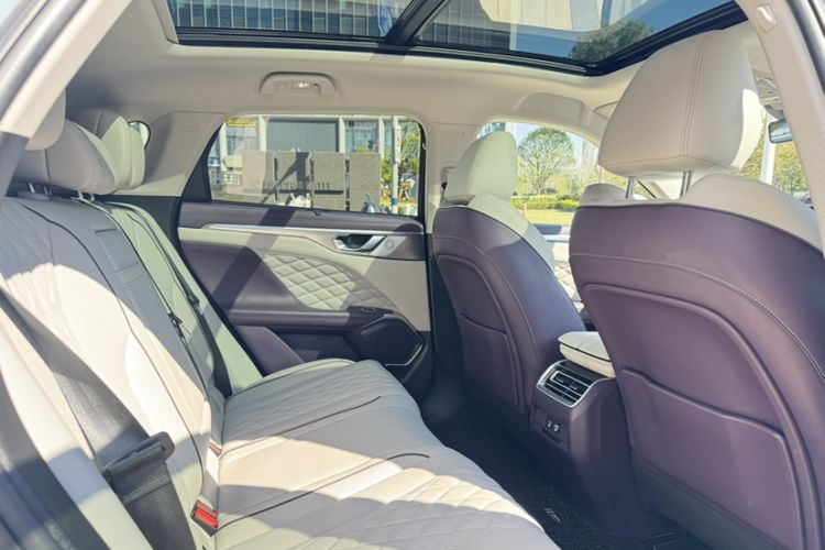 Used Wey Mocha 2021 2.0T Four-Wheel Drive Premium Edition Interior 5