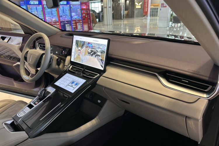 Used Wey Mocha 2021 2.0T Two-Wheel-Drive Premium Edition Interior 6