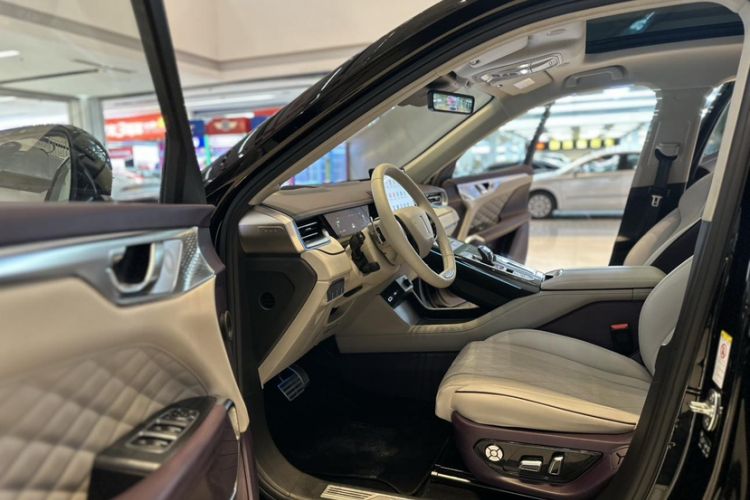 Used Wey Mocha 2021 2.0T Two-Wheel-Drive Premium Edition Interior 8