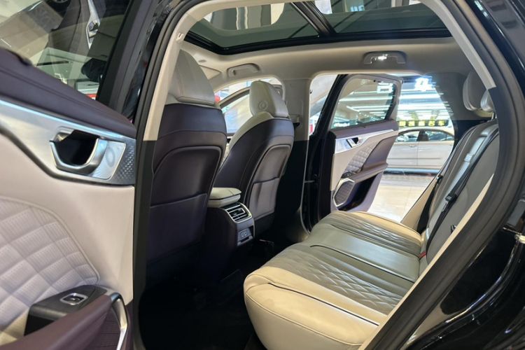 Used Wey Mocha 2021 2.0T Two-Wheel-Drive Premium Edition Interior 9
