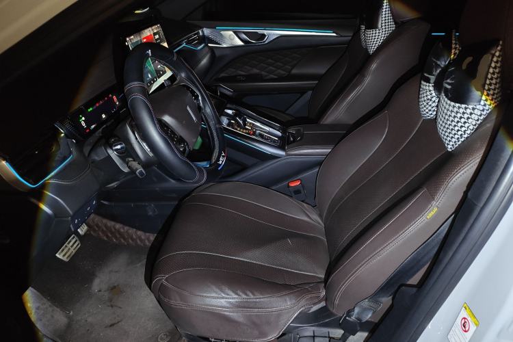Used Wey Mocha 2021 2.0T Four-Wheel Drive Premium Edition Left Front Seat