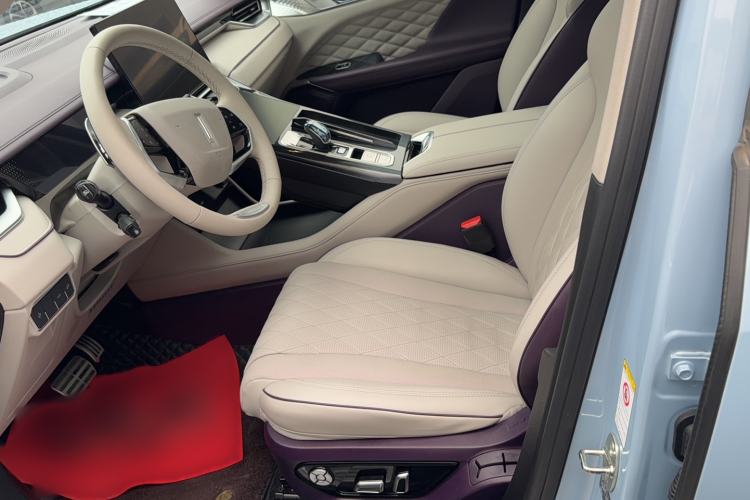 Used Wey Mocha 2021 2.0T Four-Wheel Drive Premium Edition Left Front Seat