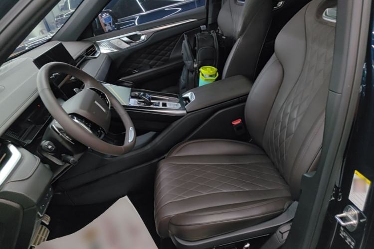 Used Wey Mocha 2021 2.0T Two-Wheel-Drive Premium Edition Left Front Seat