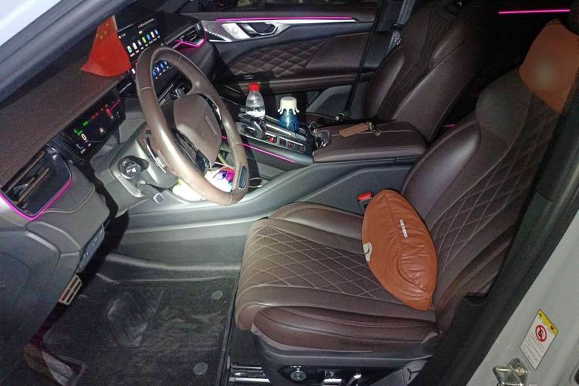 Used Wey Mocha 2021 2.0T Two-Wheel-Drive Premium Edition Left Front Seat