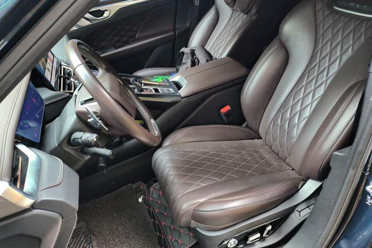 Used Wey Mocha 2021 2.0T Four-Wheel Drive Premium Edition Left Front Seat