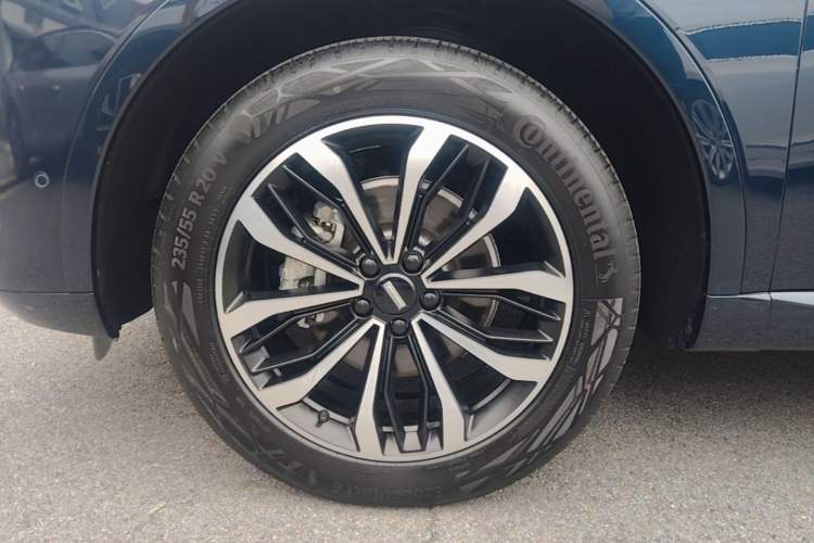 Used Wey Mocha 2021 2.0T Two-Wheel-Drive Premium Edition Left Front Wheel Hub