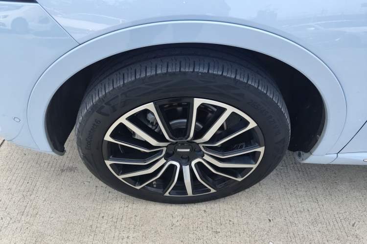 Used Wey Mocha 2021 2.0T Four-Wheel Drive Premium Edition Left Front Wheel Hub