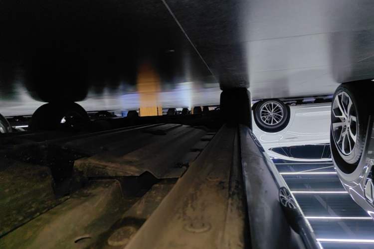 Used Wey Mocha 2021 2.0T Two-Wheel-Drive Premium Edition Left Side Sill