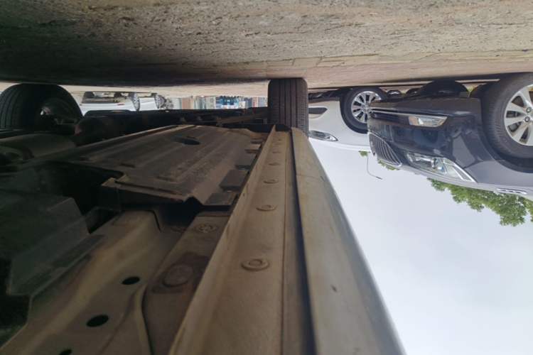 Used Wey Mocha 2021 2.0T Two-Wheel-Drive Ultra-Strong Version Left Side Sill