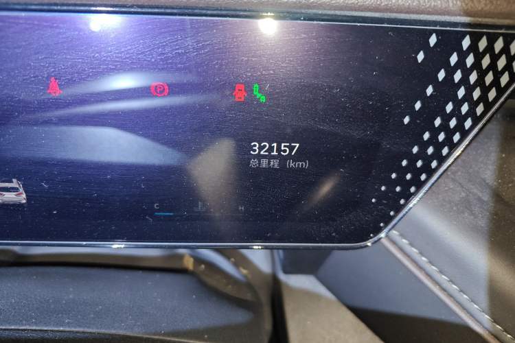 Used Wey Mocha 2021 2.0T Four-Wheel Drive Premium Edition Odometer Close Up