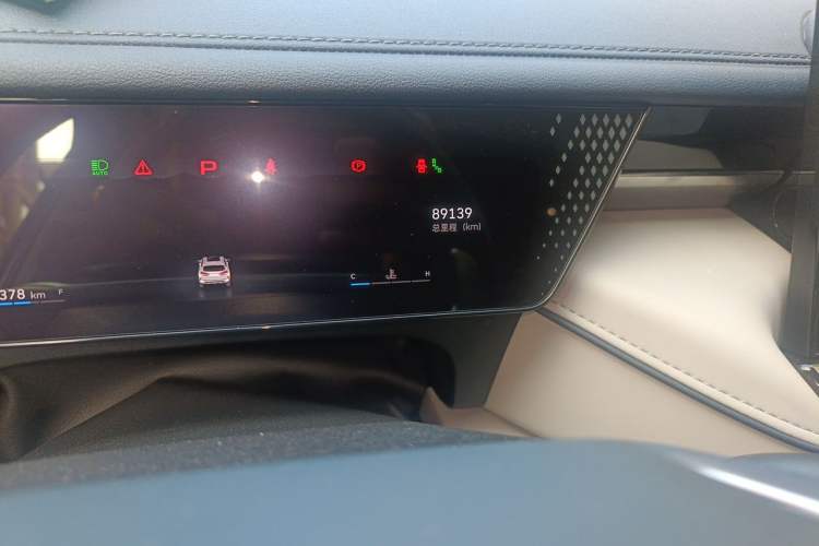 Used Wey Mocha 2021 2.0T Four-Wheel Drive Premium Edition Odometer Close Up