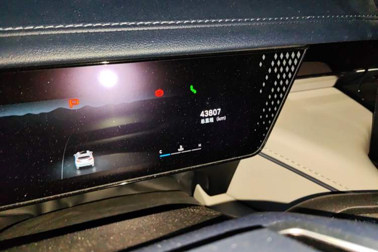 Used Wey Mocha 2021 2.0T Two-Wheel-Drive Premium Edition Odometer Close Up