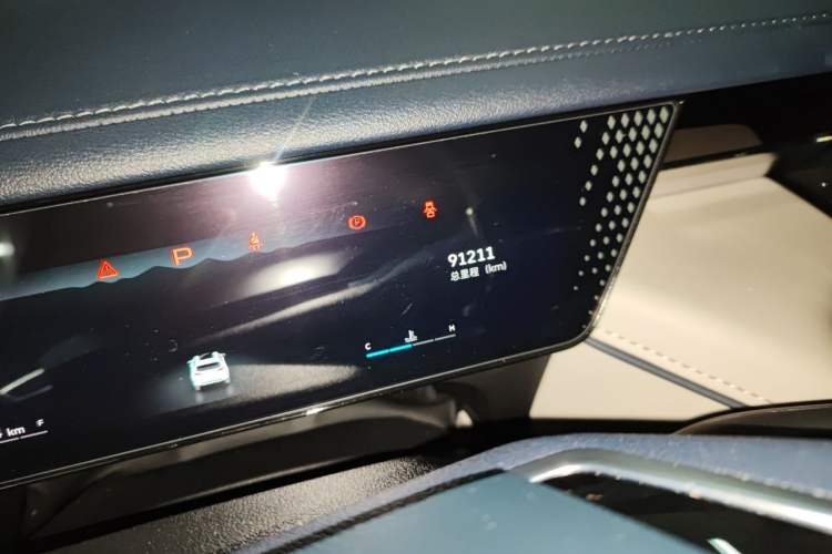 Used Wey Mocha 2021 2.0T Four-Wheel Drive Premium Edition Odometer Close Up