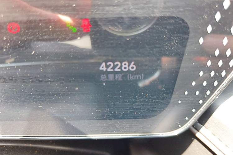 Used Wey Mocha 2021 2.0T Two-Wheel-Drive Premium Edition Odometer Close Up