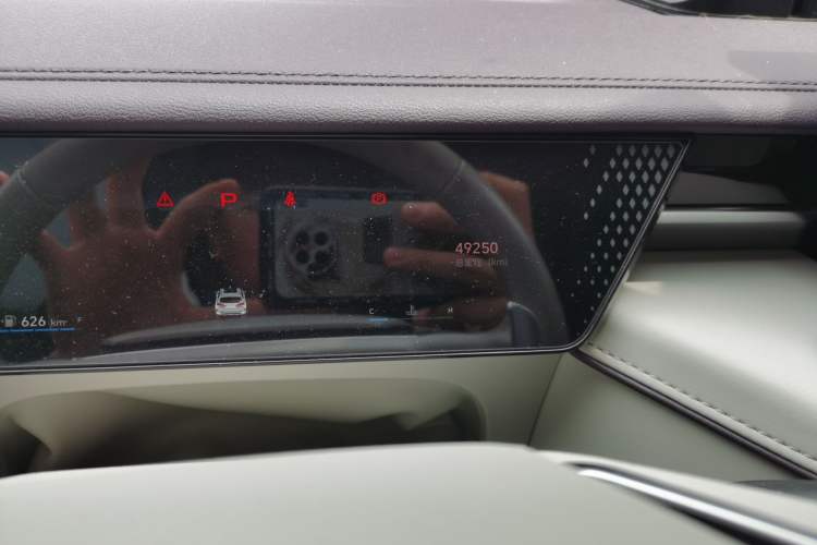 Used Wey Mocha 2021 2.0T Two-Wheel-Drive Premium Edition Odometer Close Up
