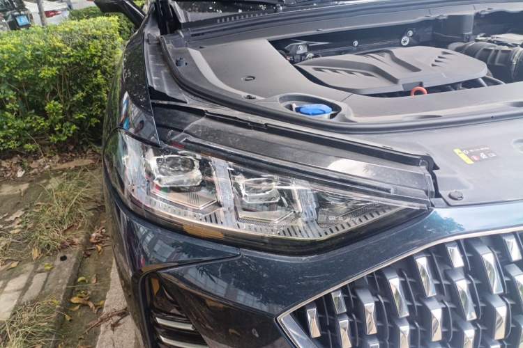 Used Wey Mocha 2021 2.0T Two-Wheel-Drive Premium Edition Right Front Headlight