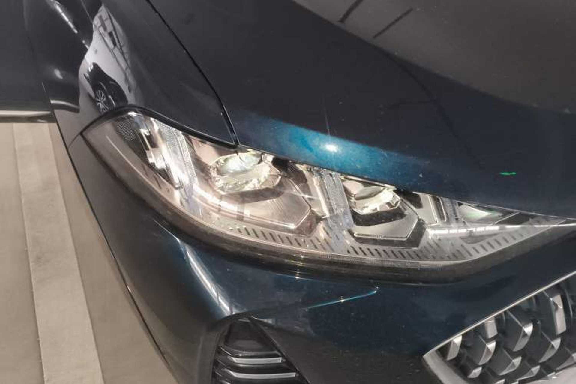 Used Wey Mocha 2021 2.0T Two-Wheel-Drive Premium Edition Right Front Headlight