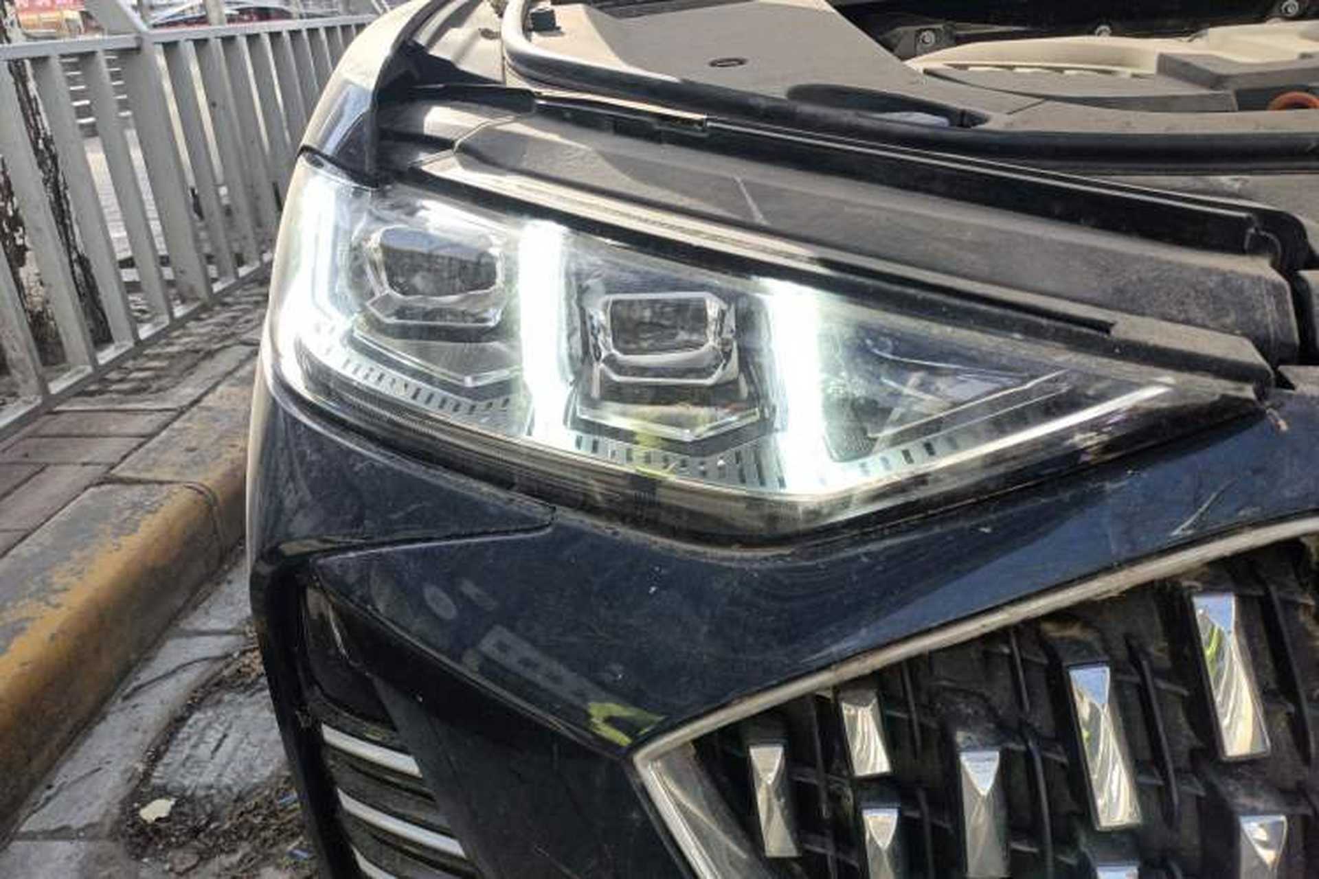 Used Wey Mocha 2021 2.0T Two-Wheel-Drive Premium Edition Right Front Headlight