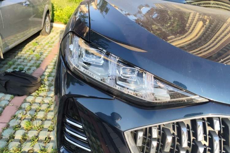 Used Wey Mocha 2021 2.0T Four-Wheel Drive Premium Edition Right Front Headlight