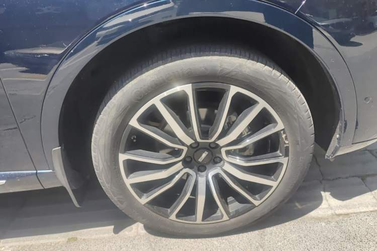 Used Wey Mocha 2021 2.0T Two-Wheel-Drive Ultra-Strong Version Right Front Wheel Hub