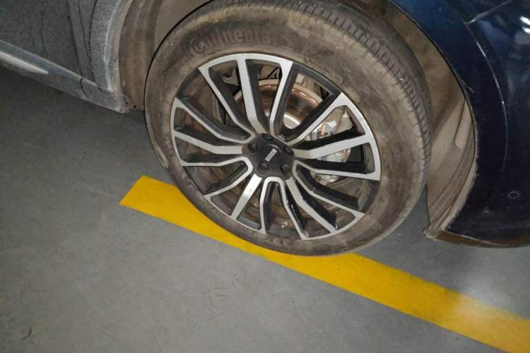 Used Wey Mocha 2021 2.0T Two-Wheel-Drive Premium Edition Right Front Wheel Hub