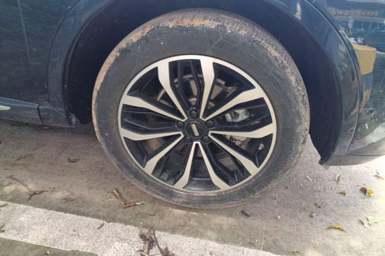Used Wey Mocha 2021 2.0T Two-Wheel-Drive Premium Edition Right Front Wheel Hub
