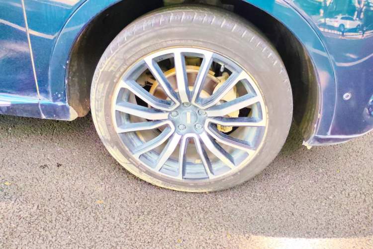 Used Wey Mocha 2021 2.0T Four-Wheel Drive Premium Edition Right Front Wheel Hub