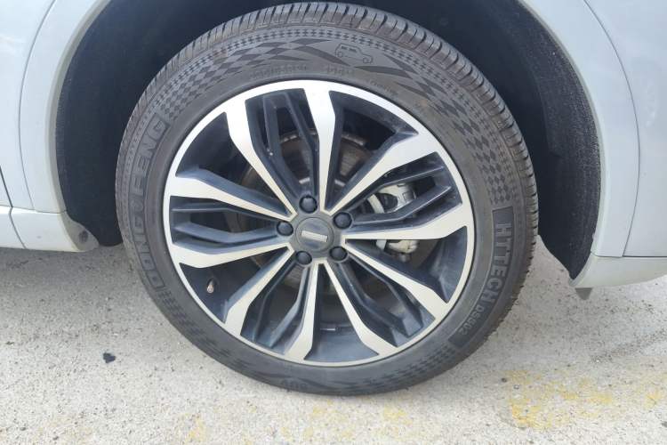 Used Wey Mocha 2021 2.0T Two-Wheel Drive Special Edition Right Front Wheel Hub