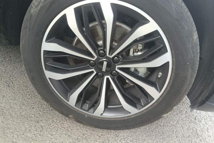 Used Wey Mocha 2021 2.0T Two-Wheel-Drive Premium Edition Right Front Wheel Hub