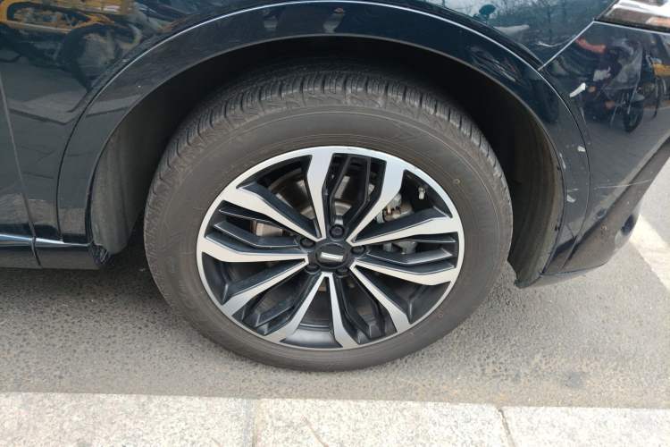Used Wey Mocha 2021 2.0T Two-Wheel-Drive Premium Edition Right Front Wheel Hub