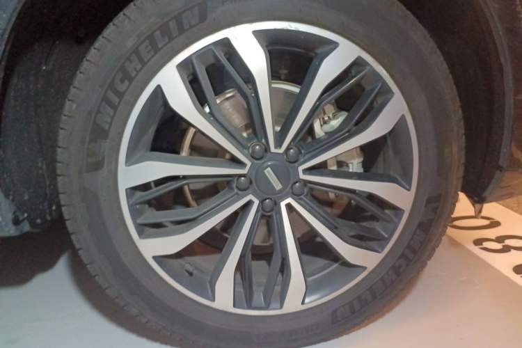 Used Wey Mocha 2021 2.0T Two-Wheel-Drive Premium Edition Right Front Wheel Hub