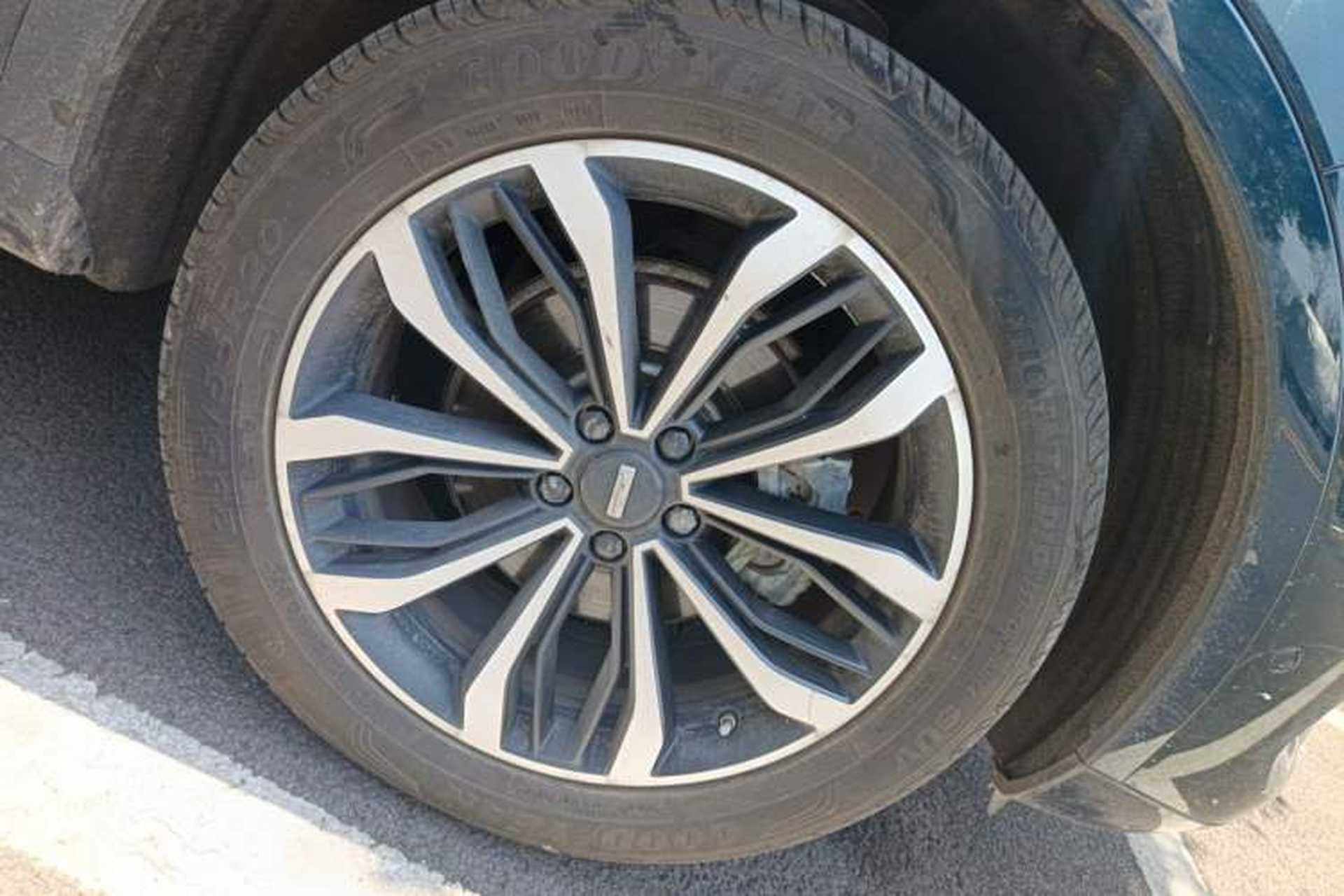 Used Wey Mocha 2021 2.0T Two-Wheel-Drive Premium Edition Right Front Wheel Hub